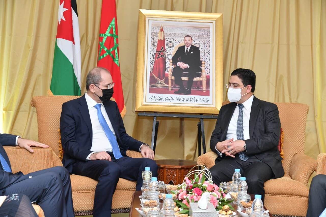 EvowuLYWQAgfsKR - أسفي كود | safigoud.com