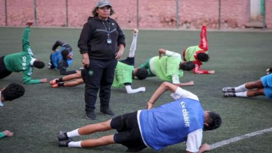 ابنة الفقيه بن صالح.. حسناء الدومي أول امرأة مغربية تشرف على تدريب فريق لكرة القدم ذكور