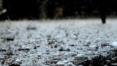 نشرة إنذارية.. أمطار رعدية مرتقبة اليوم الإثنين بهذه المناطق