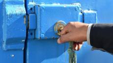 وضع سجين في الزنزانة الانفرادية بعد قيامه بتسريب مخدرات إلى المؤسسة.. إدارة سجن قلعة السراغنة توضح