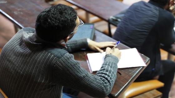 L'historien, sociologue, essayiste et professeur à l'université Mohamed V, M. Mohammed Ennaji anime une conférence sous thème:''La parole et l'écrit'' à la Faculté des Sciences Juridiques Economiques et Sociales Agdal. 12112019 - Rabat