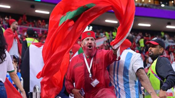 فيفا يحتفي بالنشيد الوطني المغربي