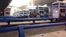 فيديو لعربة مجرورة بواسطة “حمار” عالقة بمحطة الأداء يثير ضجة بالفايسبوك