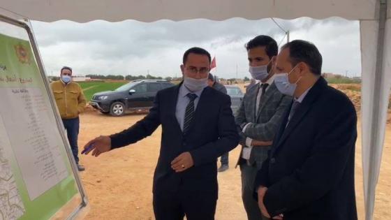 العامل شينان يدشن طريق معبدة بجماعة أنكا والرئيس بومهدي يفي بوعوده