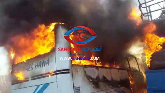 فيديو حصري: النيران تلتهم حافلة وانقاذ شاحنات وسيارات بحي اوريدة بآسفي