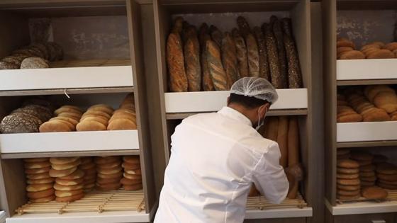 الفيدرالية المغربية للمخابز والحلويات تهدد برفع سعر الخبز المحدد في 1.20 درهم
