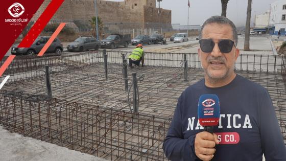 فيديو :رئيس المجلس الإقليمي عبدالله كريم واقف على تقدم أشغال تأهيل ساحة بودهب و الإستقلال