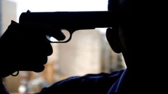 ضابط شرطة ممتاز ينهي حياته بسلاحه الوظيفي ويستنفر أمن أكادير