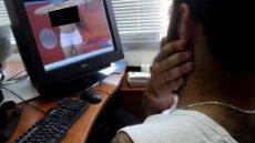 تصوير قاض سابق بمراكش في أوضاع جنسية من طرف فرملي يقلد اصوات نساء