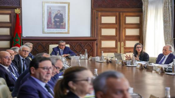 الحكومة تحدد مدة الاستفادة من المنحة الاستثنائية المخصصة للأسر التي تفقد حقها في الدعم الاجتماعي في سنة كاملة