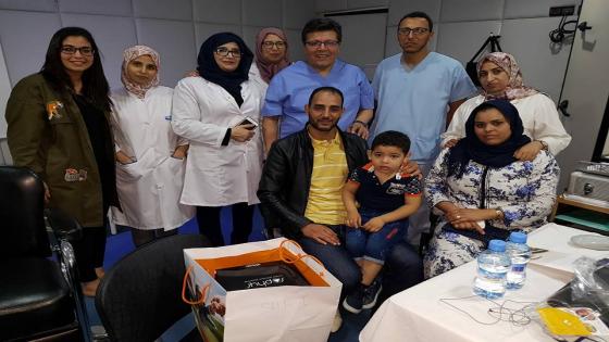 بالصور : الدكتور الدوحي يجري أول عملية جراحية بآسفي لزرع وتشغيل قوقعة أذن لطفل يعاني نقصا في السمع