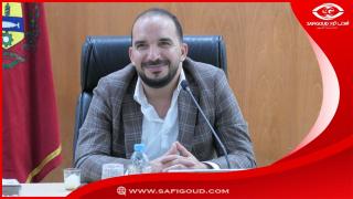 بالصوت والصورة :إلياس البداوي يزف خبر سار لساكنة الأحياء ناقصة التجهيز ” لي عندو الضوء غايدخل الماء ..