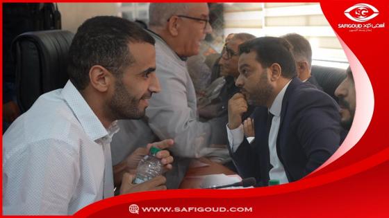 فيديو :الأستاذ رضا بوكَمازي يفحم كموش رئيس بلدية آسفي :” راه قلة الحيا عندك وانت اللي ما كتحتارمش المجلس”