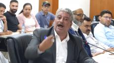 فيديو: الكردودي قال للكاتب العام ديال عمالة آسفي راه كنتصارعو غير داخل القاعة وكنخرجو برا ماكاين والو