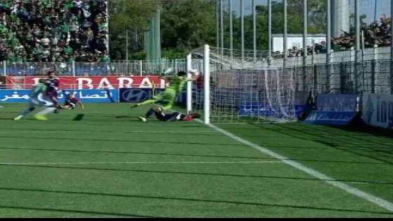 فيديو الهدف: الحكم يهدي الرجاء البيضاوي فوزا أمام الأوسيس بعد احتساب هدف مشكوك في قانونيته