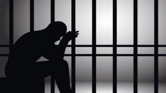 الإبقاء على نزيل استفاد من العفو بسجن مراكش يطيح بمسؤولة بمندوبية السجون