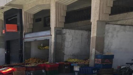 فضيحة…قائد حي مفتاح الخير كيرحب بيكم ايلا بغيتو تبنيوا شي كراج فوق الرصيف