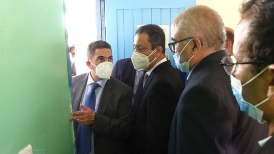 فيديو حصري : وزير التربية الوطنية فضح مهندس نيابة التعليم بآسفي حول أشغال مغشوشة