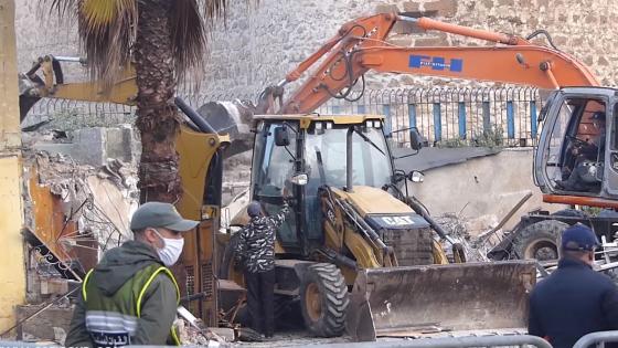 بالصوت والصورة : العامل شينان ينهي جبروت البرلماني السابق كوبابي و يصدر تعليمات صارمة بهدم مقهى عشوائية شوهت معالم آسفي