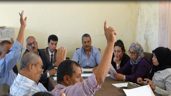 بالصوت والصورة : الصدمة في جماعة شهدة…الأعضاء خلاو الرايس وحدو ودارو عليه انقلاب أبيض