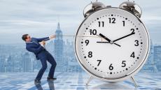 العثماني يدعو المغاربة الى نقص ساعة صباح الأحد المقبل