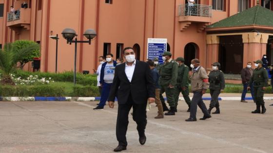 بالصور: العمراني نقيب هيئة المحامين بمراكش يغادر المستشفى بعد شفائه من فيروس كورونا