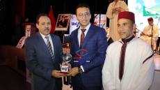 فيديو : تكريم العامل شينان خلال افتتاح الدورة الخامسة للمهرجان الدولي للملحون بآسفي