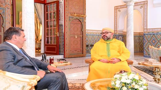 SM le Roi Mohammed VI, que Dieu L'assiste, reçoit au Palais Royal de Marrakech, M. Aziz Akhannouch