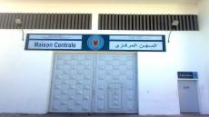 عاجل : مشات تزور ولدها بسجن مول البركي طاحت على راسها وتوفات في باب السجن