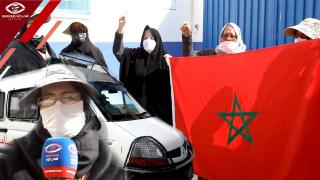 فيديو : شوفو الحكرة.. أزيد من 300 عامل وعاملة مصانع تصبير السمك ضاعوا فرزقهم بعد 24 سنة من العمل وخرجوا في وقفة إحتجاجية للمطالبة بحقوقهم.