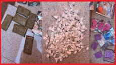 توقيف 3 متهمين بمراكش وبحوزتهم 325 غراما من مخدر الكوكايين و882 قرصا مهلوسا من نوع إكستازي، وكيلوغرام و950 غراما من الحشيس