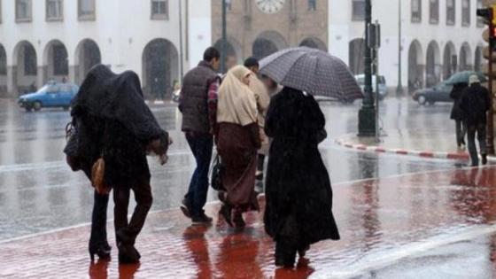 نشرة إنذارية: زخات مطرية قوية مرتقبة غدا السبت بعدد من مناطق المملكة