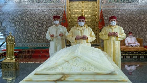 أمير المؤمنين الملك محمد السادس يترحم على روح جلالة المغفور له الملك محمد الخامس