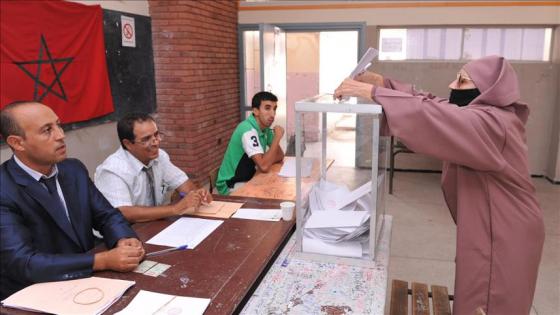 إجراء الانتخابات الجماعية والجهوية والتشريعية جميعها يوم الأربعاء وتقليص عدد مكاتب التصويت ومدة الحملة الانتخابية