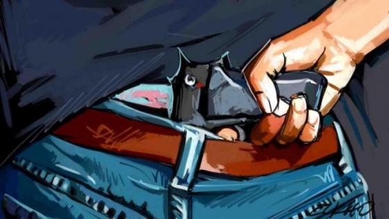 الدار البيضاء .. شرطي يضطر لاستعمال سلاحه الوظيفي بشكل تحذيري لتوقيف شخصين عرضا المواطنين لاعتداء خطير