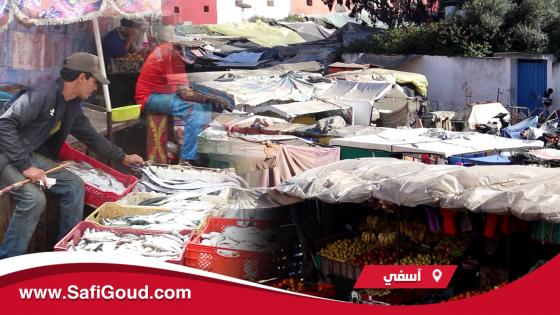 فيديو : السيبة تتواصل بالشارع الرئيسي بحي اعزيب الدرعي والسلطة ما مسوقاش