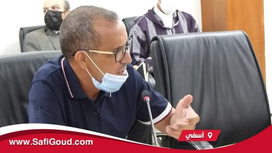 فيديو :الأستاذ الفارسي يفضح مدير مستشفى محمد الخامس بآسفي أمام العامل شينان