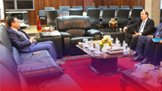 فيديو : الوزير عباية والعامل شينان يتدارسان مشكلة قصر البحر بآسفي وسبل انقاذه