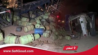 فيديو : مصرع سائق دراجة نارية بعد انقلاب شاحنة محملة بقنينات الغاز بطريق جزولة