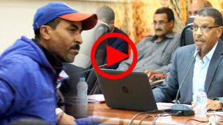 بالصوت والصورة : شاب غاضب يوبخ البداوي…4 سنين مادرتو والو…قدموا استقالتكم