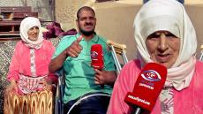 فيديو : ولدي مكرفص وغير كيطلب وحياتنا عذاب وبغينا المحسنين يشوفوا من حالنا ويعاونونا