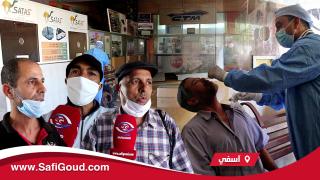 بالصوت والصورة : استمرار اخضاع سائقي سيارات الأجرة بآسفي لتحاليل مخبرية حول كورونا