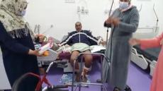 فيديو صادم: دخل لصبيتار آسفي يتداوا على القلب خمجات ليه رجليه وبدا كيخرج منها الدود ومازال هناك منذ 3 أشهر وبناتو اللي كيداويوه داخل المستشفى