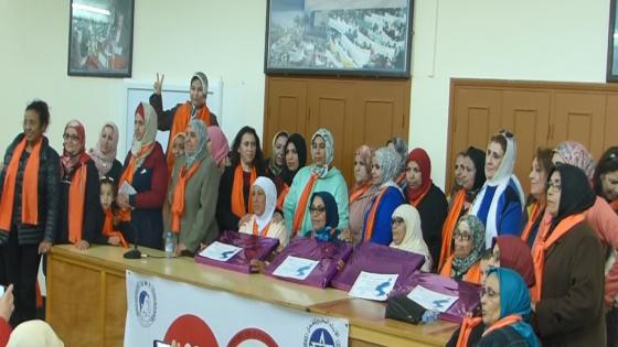 فيديو: نساء الاتحاد المغربي للشغل بآسفي يحتفون ببعضهم ويحتجون على ظروف اشتغال عدد منهن