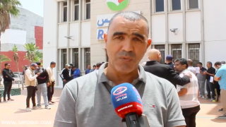 فيديو:” كنخلصو الفاتورة ونشريو الما من الحانوت باش نشربو ” الناشط الحقوقي والنقابي صبري خلال وقفة الماء الملوث أمام لاراديس