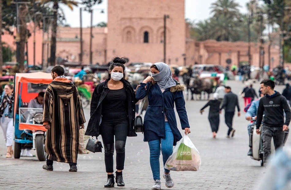 استمرار الموجة الـ 4 لكوفيد 19 رغم تناقص الحالات الإيجابية والنشطة في المغرب
