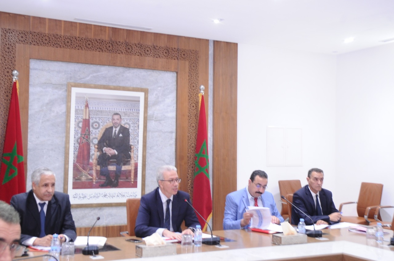والي جهة مراكش آسفي يترأس اجتماع لجنة قيادة مشروعين مهيكلين بمدينة مراكش
