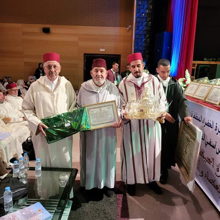 صور..تكريم الدكتور العلامة عبد الهادي حميتو، والقارئ العالمي الشيخ لعيون الكوشي وبعض أهل القران والفضل والإحسان.