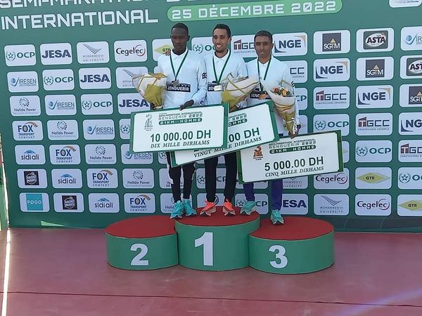 السباق الدولي الأول لنصف الماراثون بابن جرير.. فوز المغربي سفيان بوقنطار والكينية شابات إميلي