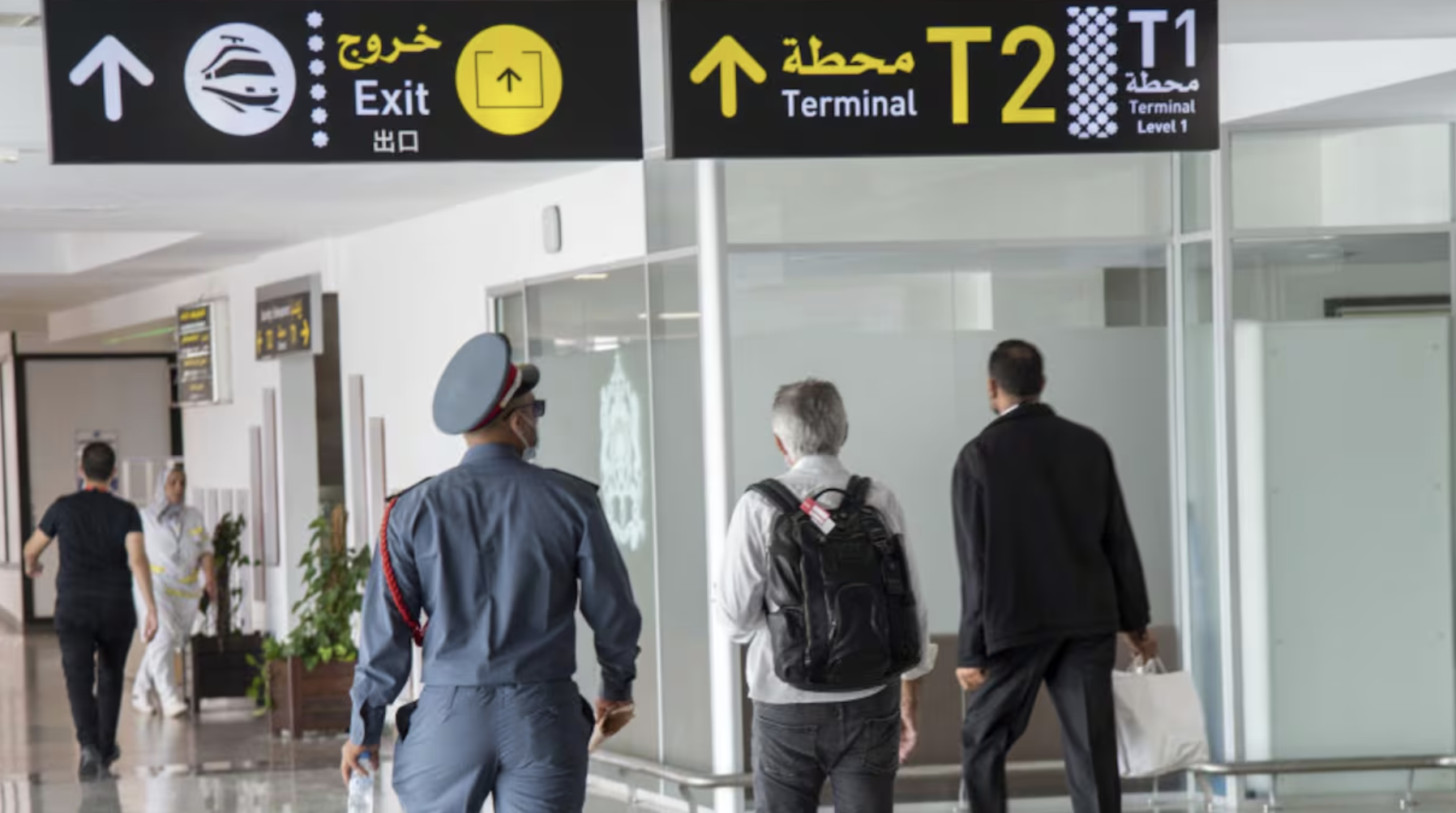 توقيف صيني بمطار الدار البيضاء بسبب قرصنة المكالمات الهاتفية